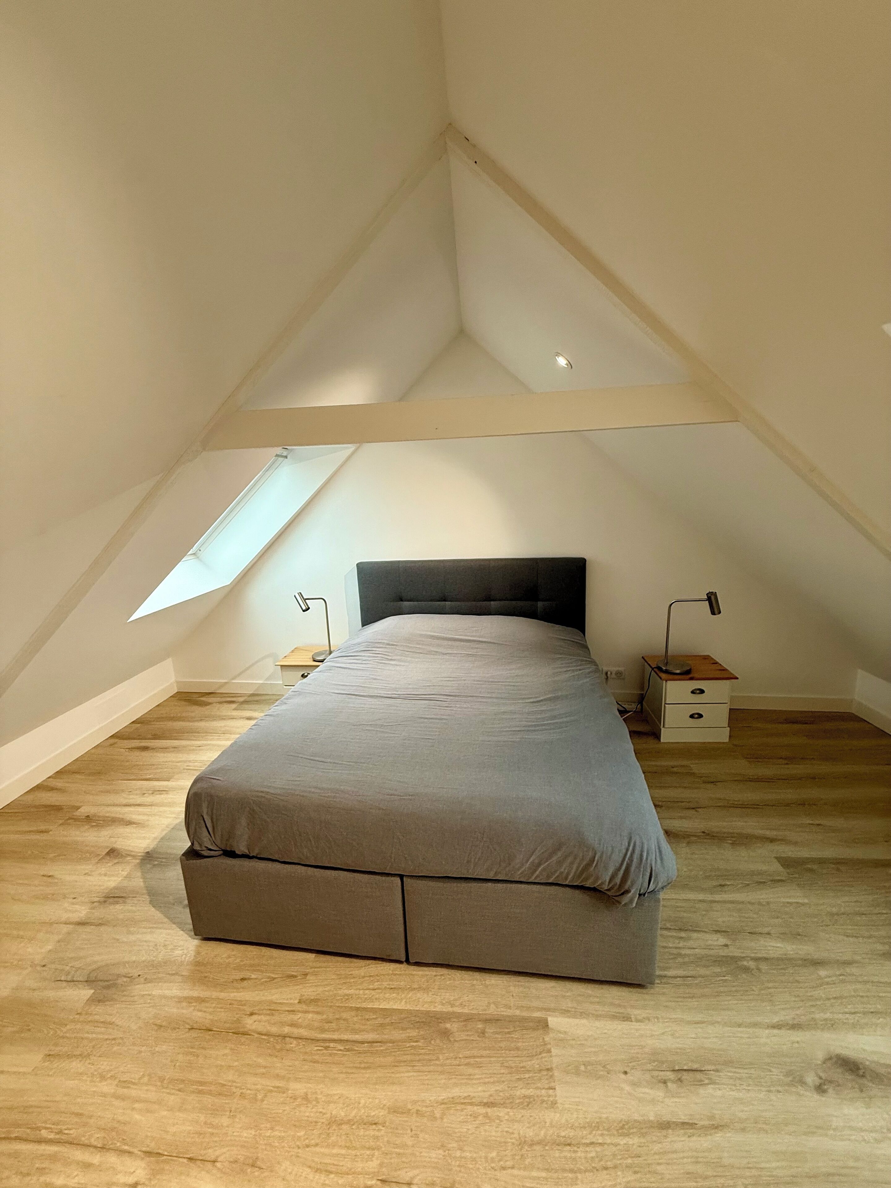 4 chambres, fer et planche à repasser, Wi-Fi, draps fournis