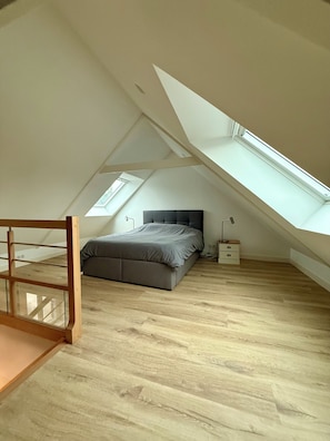 4 chambres, fer et planche à repasser, Wi-Fi, draps fournis
