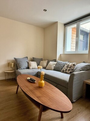 Living area - Granville stopover (Granville)