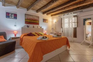 1 chambre, fer et planche à repasser, Wi-Fi, literie fournie