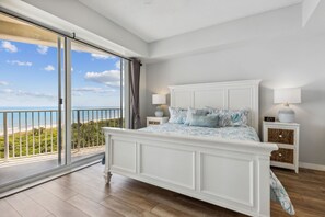 2 bedrooms, iron/ironing board, free WiFi, bed sheets - Oceanfront condo,beach access, heated pool, tennis courts (Palm Coast)