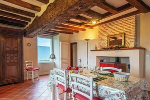 Dining - L’Échappée - Campagne - Wifi - Terrasse (Cossé-le-Vivien)
