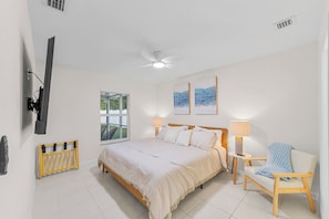 4 bedrooms, iron/ironing board, WiFi, bed sheets - Private Jupiter 4BR - Minutes to Beach & Golf (Jupiter)