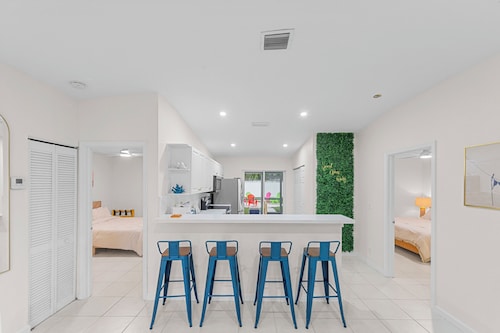 Private Jupiter 4BR - Minutes to Beach & Golf