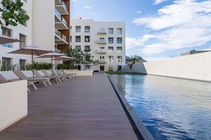 Pool - Modern condo near Medano beach (Cabo San Lucas)