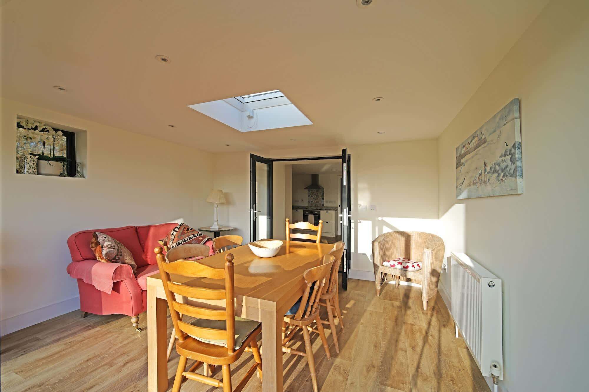 Charming Barn Conversion, Idyllic Somerset Village - Crewkerne