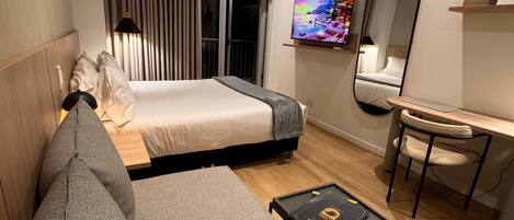 1 bedroom, desk, free WiFi, bed sheets