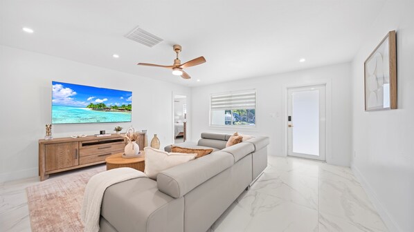 Smart TV - The Bonita Beach House-Direct Gulf Access pool home on the River (Bonita Springs)