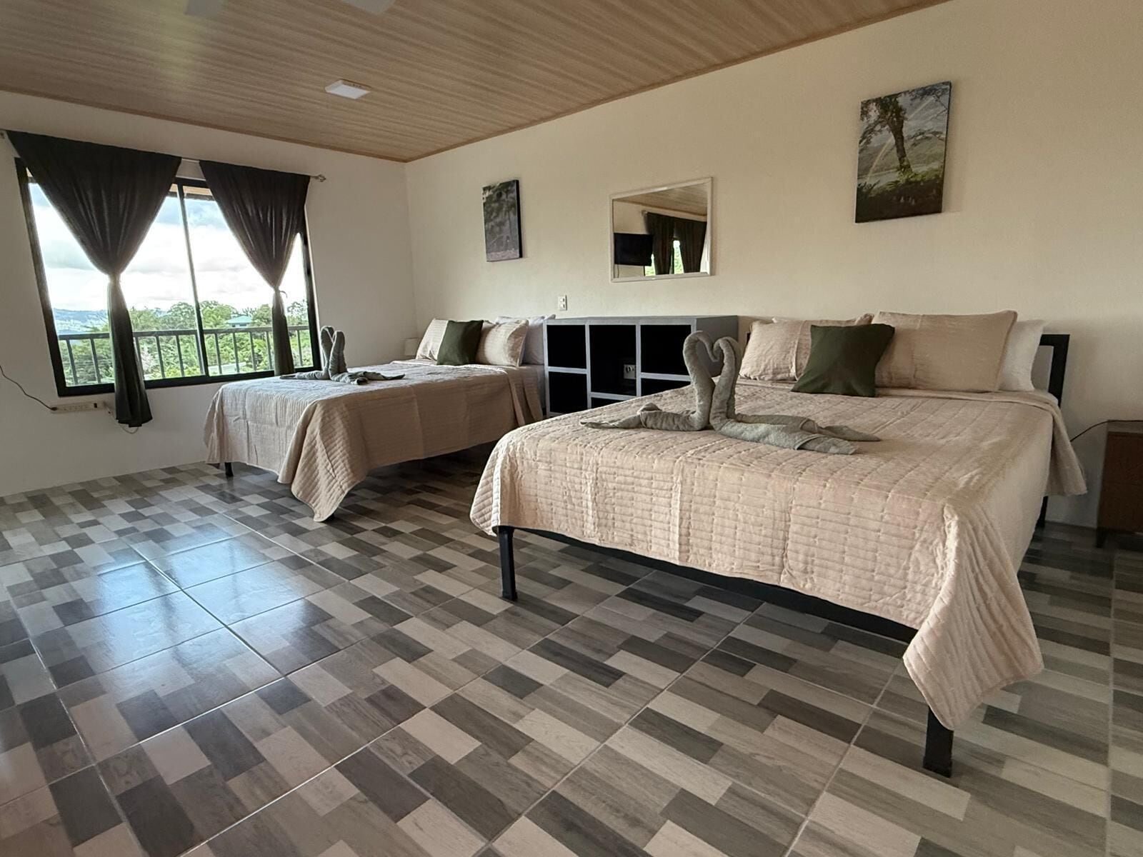 In-room safe, free WiFi