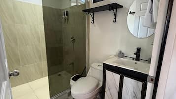 คอมฟอร์ทอพาร์ทเมนท์ | ห้องน้ำ