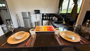 Frokost på farten er inkludert hver dag