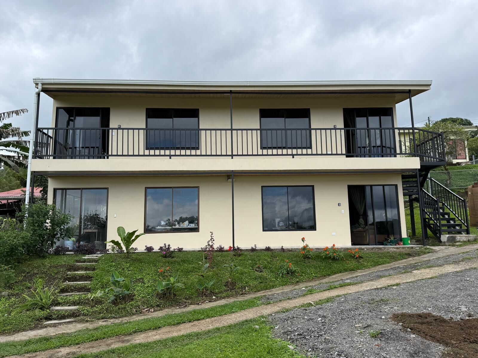 Fachada de la propiedad