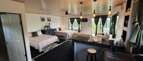Comfort-Apartment, 2 Schlafzimmer, Bergblick | Essbereich im Zimmer