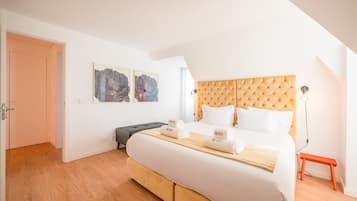 3 slaapkamers, een strijkplank/strijkijzer, internet, beddengoed