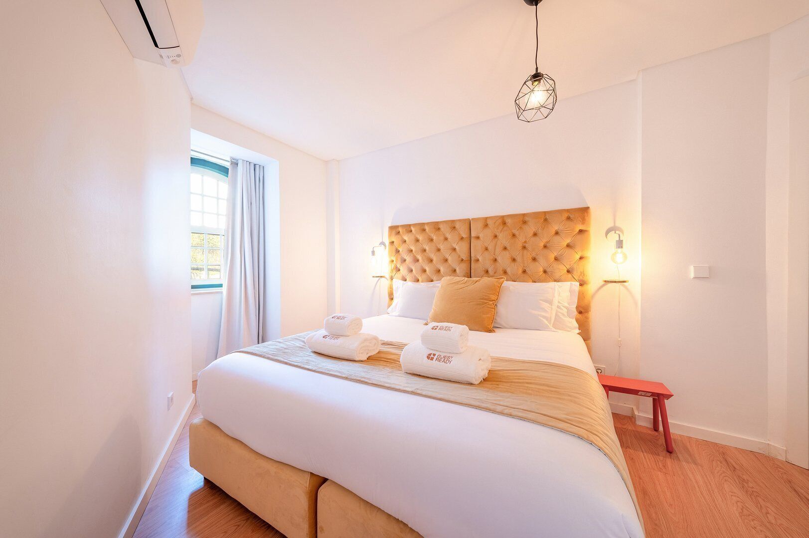 Iron/ironing board, internet, bed sheets