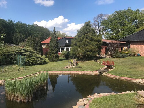 Well and comfortably equipped and in a quiet location. It is located right on the edge of the forest.