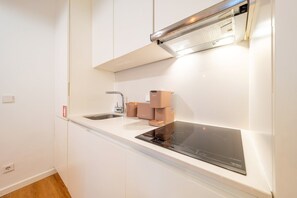 Fridge, microwave, oven, dishwasher - Guestready - The Corner GF (Lisbon)