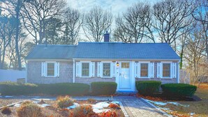 Exterior - Sea And Be - Cape Cod Cottage (Yarmouth)