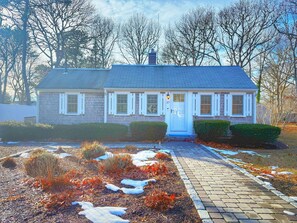 Exterior - Sea And Be - Cape Cod Cottage (Yarmouth)