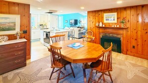 Dining - Sea And Be - Cape Cod Cottage (Yarmouth)