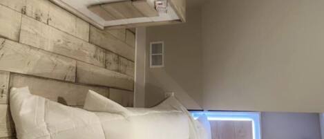 3 soverom, strykejern/-brett, wi-fi (inkludert) og sengetøy