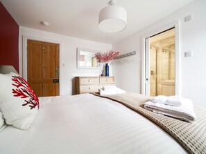 4 bedrooms, individually decorated, individually furnished, free WiFi - Church Hill House (Port Isaac)