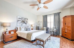 4 Schlafzimmer, Schreibtisch, Reisekinderbett, kostenloses WLAN
