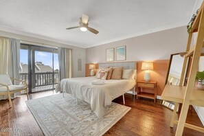 2 Schlafzimmer, Schreibtisch, Bügeleisen/Bügelbrett, Reisekinderbett