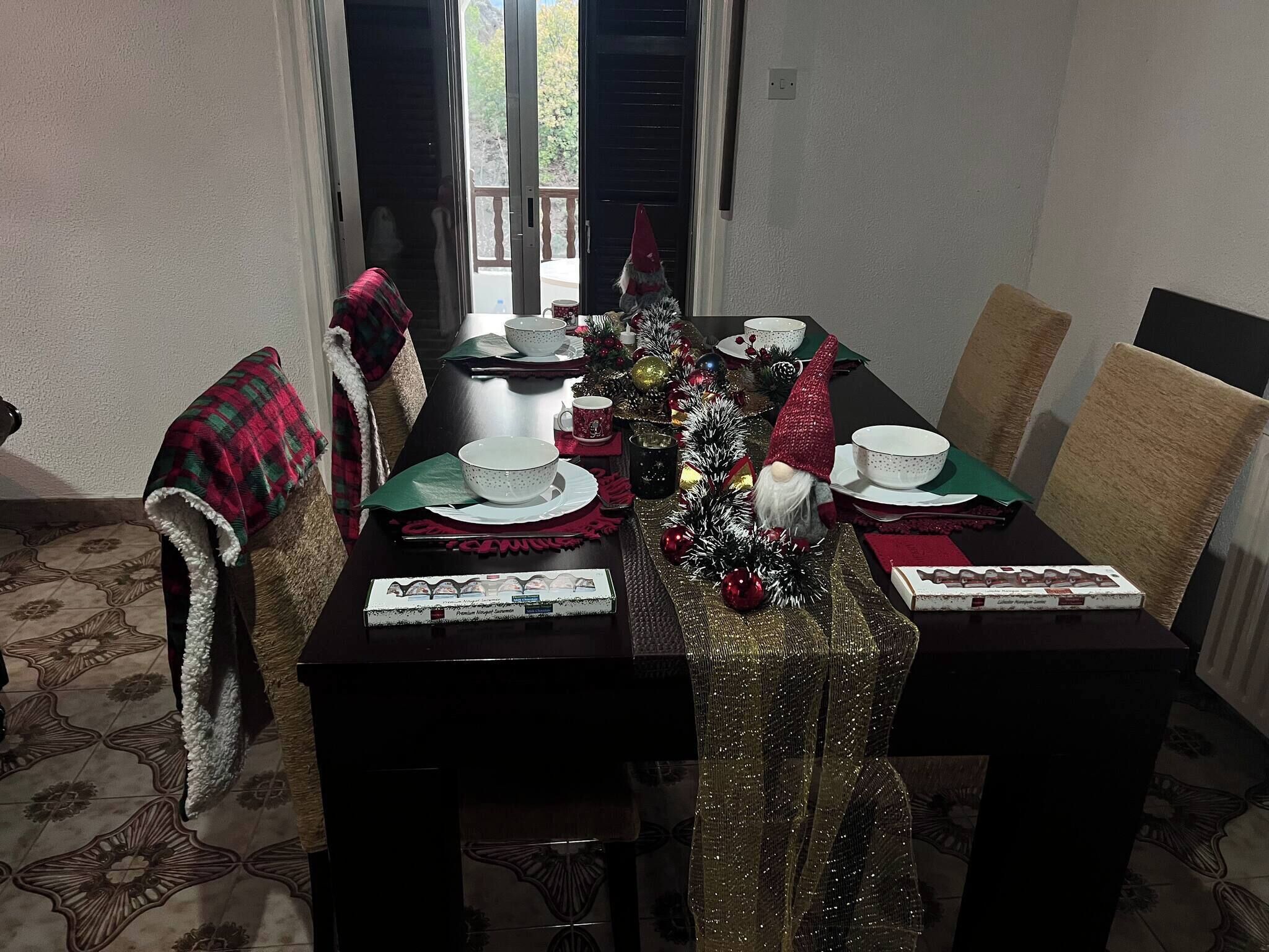 House, 3 Bedrooms, Fireplace, Mountain View | Dining