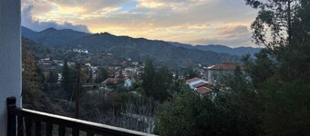 Mountain Retreat in Kakopetria, Cyprus - Perfect for Families
