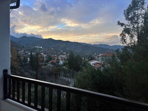 House, 3 Bedrooms, Fireplace, Mountain View | Balcony - Mountain Retreat in Kakopetria, Cyprus - Perfect for Families (Galata)