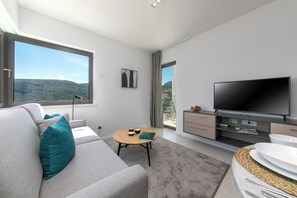 Smart TV - Premium apartment Kanat 3 with beautiful sea view (Rabac)
