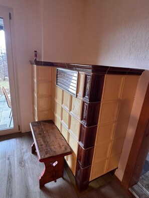 Unclassified image, 2 of 31, button