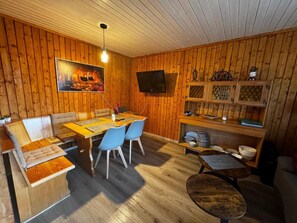 Unclassified image, 4 of 38, button