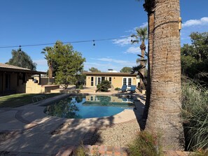 Pool - Serene 4-bedroom house in vibrant Scottsdale! Close to EVERYTHING!! (Scottsdale)