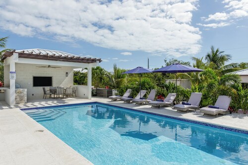 Beach Vibe Villa-3 in Long Bay Hills