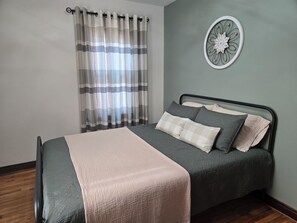 2 bedrooms, free WiFi, bed sheets - Serene 2-bedroom farmhouse with country charm near Shelbyville (Shelbyville)