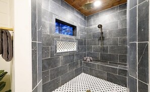 Towels, toilet paper - Sublime Boho-Modern Cabin: Hot Tub, 2 Zip Lines, 2 King Suites, Sleeps 8 (Broken Bow)