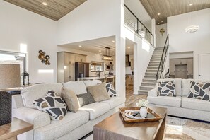 TV, fireplace, books - 1 Mi to Granby Ranch: Luxe Home w/ Mtn Views! (Granby)