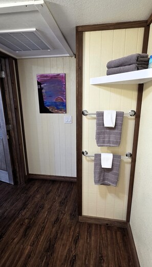 Interior - BSI 103--Studio with Ocean View, Pool, Walk to the Beach, Dogs OK! (Port Aransas)