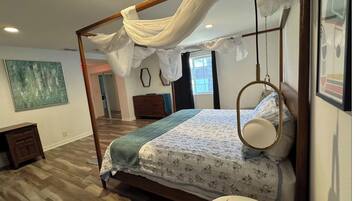 5 bedrooms, iron/ironing board, WiFi, bed sheets