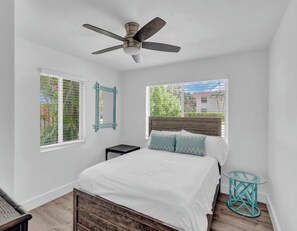 2 chambres, fer et planche à repasser, Wi-Fi, draps fournis