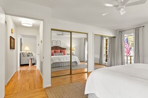 4 bedrooms, travel cot, free WiFi, bed sheets - Lakefront Escape • Dock & Porch • Near UA Gameday (Northport)