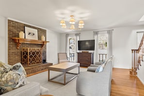 Smart TV, fireplace - Lakefront Escape • Dock & Porch • Near UA Gameday (Northport)