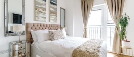 Deluxe Apartment, Balcony, River View