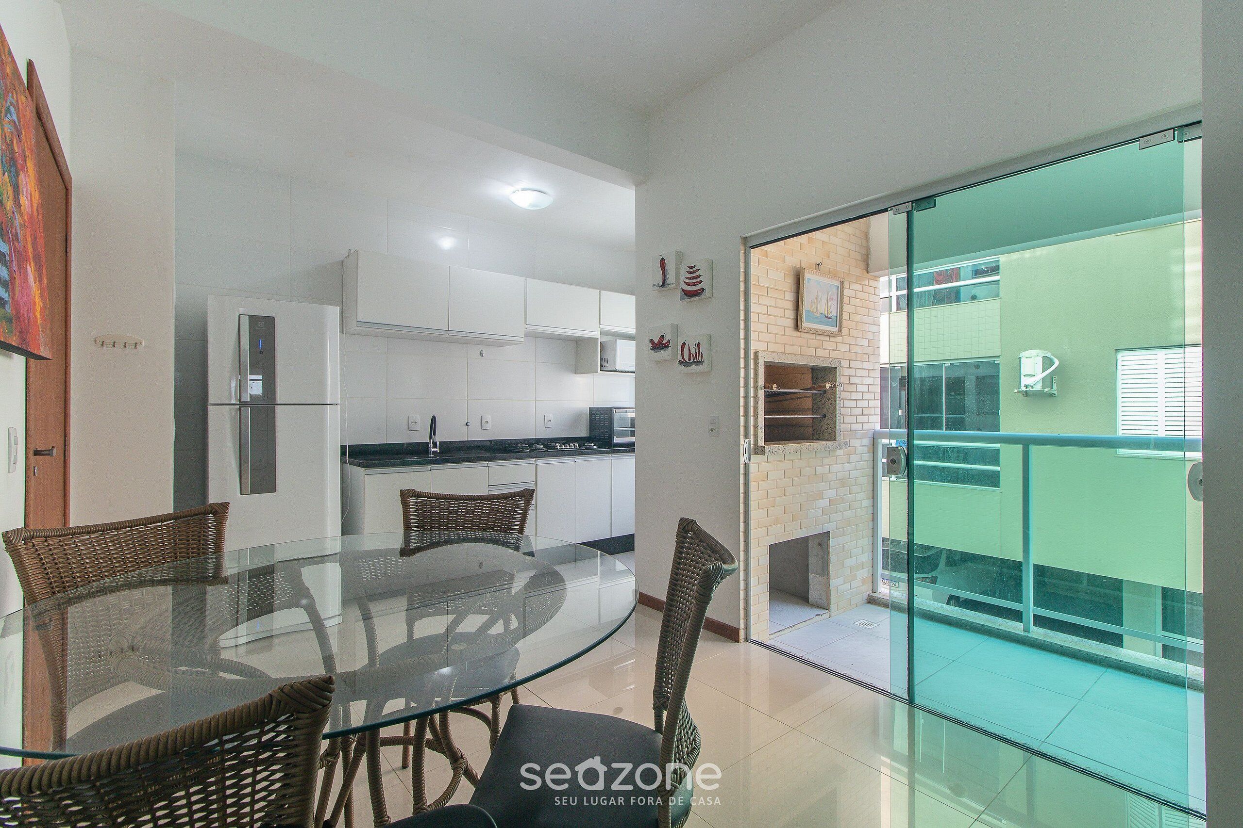 Basic Apartment | Dining