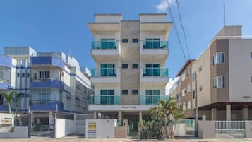 Basic Apartment | Exterior