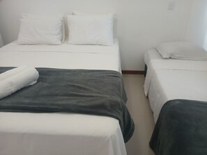 Basic Apartment | 2 bedrooms, free WiFi - 2-bedroom Apt 550m From the Beach Chv0102 (Florianópolis)
