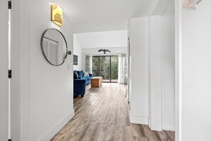 Smart TV - Golf Course View 1BR Villa -1 dog permitted- amenity access included (Seabrook Island)