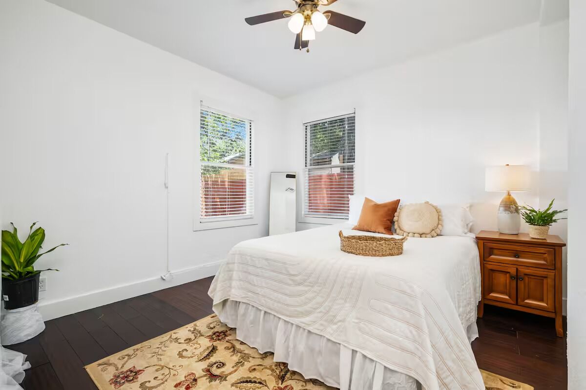 4 bedrooms, iron/ironing board, travel crib, free WiFi